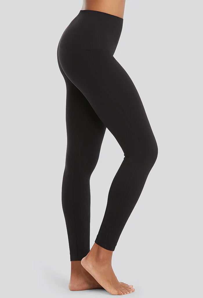 SPANX - Now made with EcoCare recycled nylon, our best-selling seamless  leggings do good for your booty and the planet. Shop our NEW EcoCare  Seamless Leggings