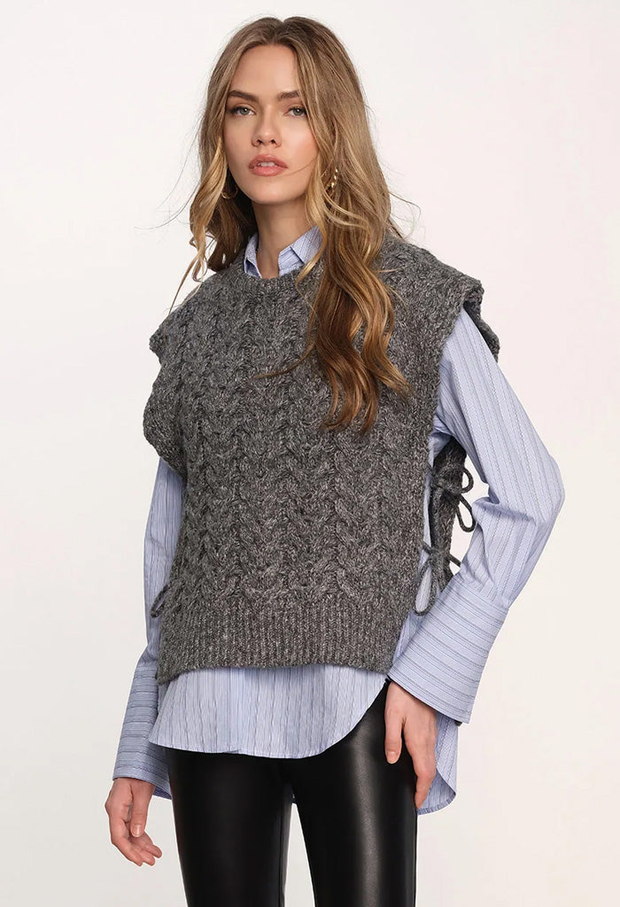 Heartloom Miel Vest-Charcoal